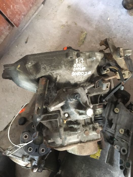 МКПП Opel Combo 1,7 DTI 90400206