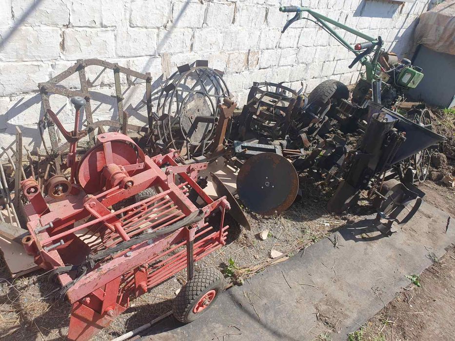 Продам б/в мотоблок з навісами.