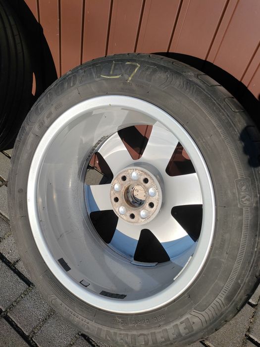 Orginalne felgi z oponami Audi A6.225x 55x 17