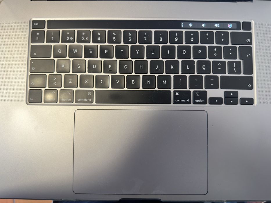 MacBook Pro 16 com TouchBar