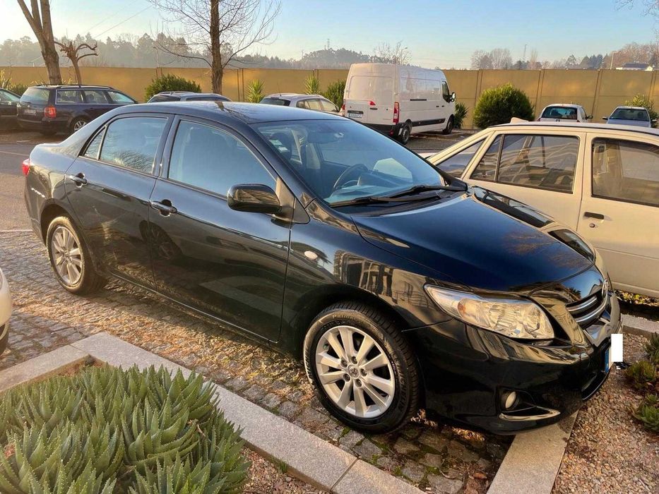 Toyota Corolla 1.4 VVT-i Sol 2009 - Gasolina - Muito bem estimado