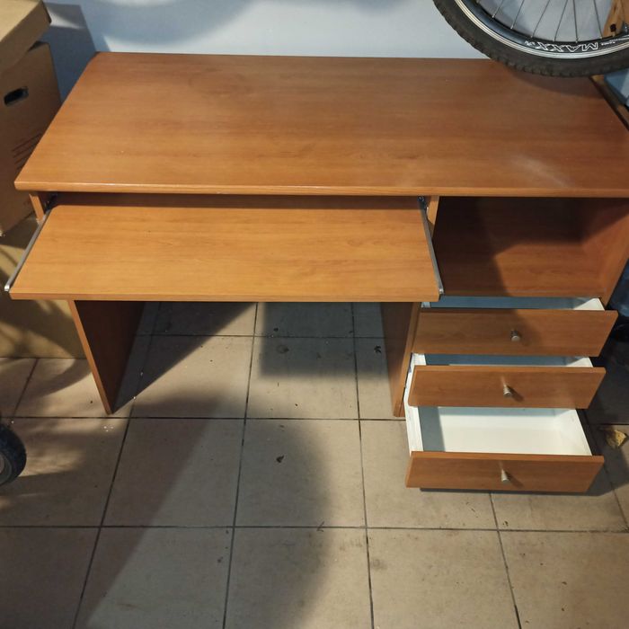 Sprzedam biurko używane