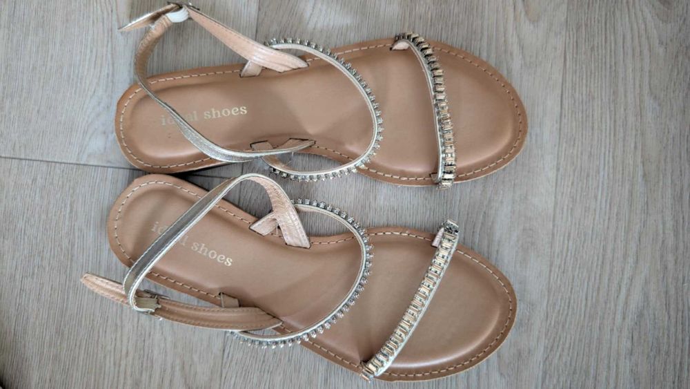 Sandałki CC złote 37