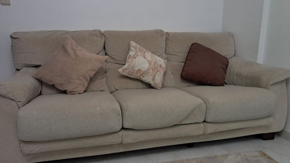 Sofa 3 lugares, em bom estado