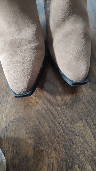 Zamszowe botki C&A