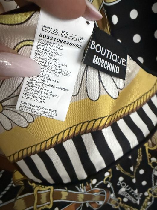 Luksusowa jedwabna chusta Moschino duzy rozmiar na prezent