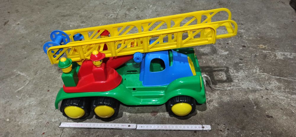Duży wóz strażacki 64 cm