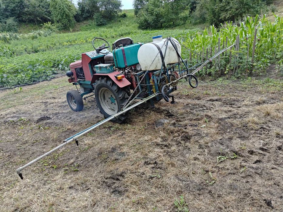 Оприскувач навісний до трактора