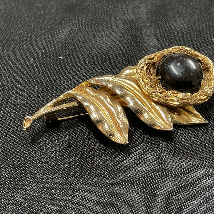 Broche peça vintage biju,7 cm