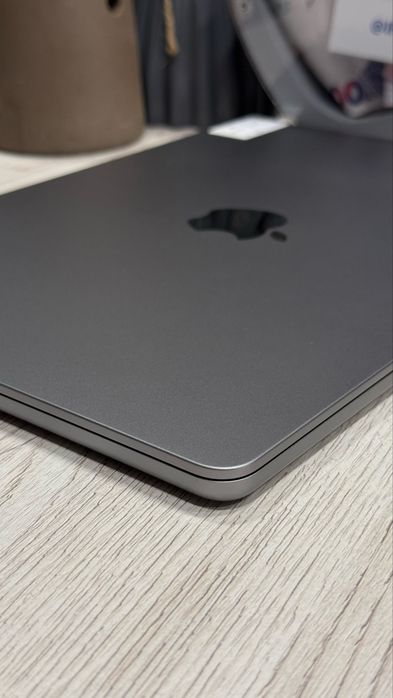 MacBook Air m2  8/256 Gb Space Gray,ідеальний стан,12 циклів,гарантія від магазину IFriend.
