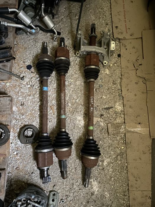 Привід ( піввісь ) Nissan Leaf 2018-