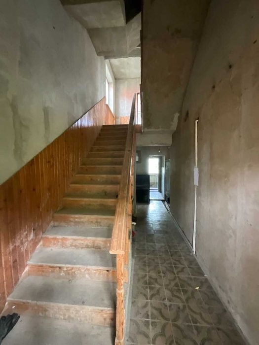 Будинок Крихівці (права сторона) з документами, світло, газ. Земля 4.5сот