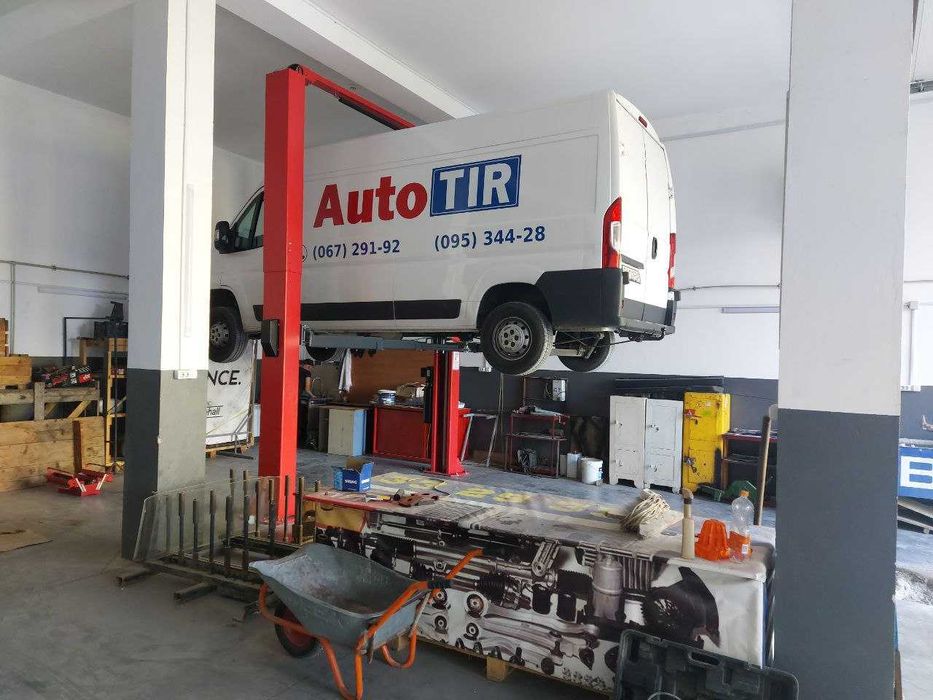 Підйoмник aвтoмoбільний 2-x cтійкoвий 3.5-5тон 220-380V LAUNCH