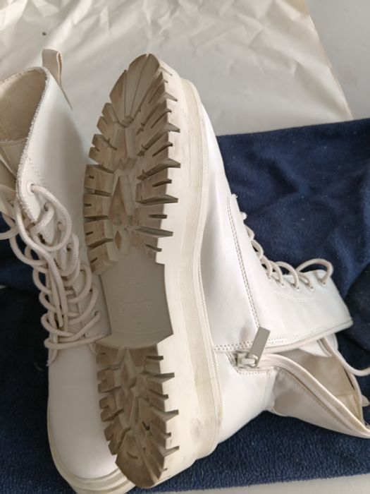 Botas n 37 Stadivarius  (quase novas) cor Bege