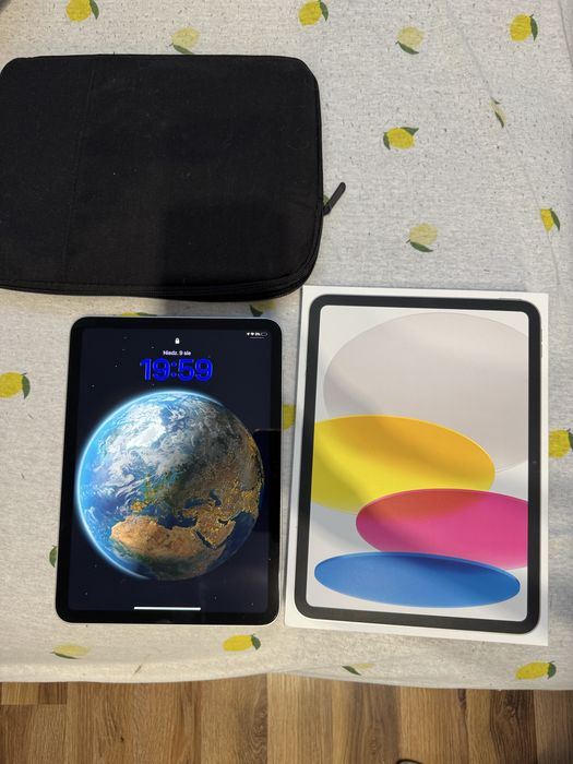 Tablet APPLE iPad 11" 11 gen. 128 GB Wi-Fi Srebrny