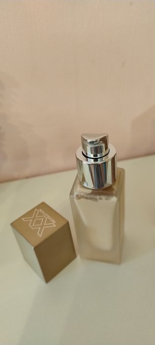 Nowe nieużywane serum tint rozświetlająca baza pod makijaż