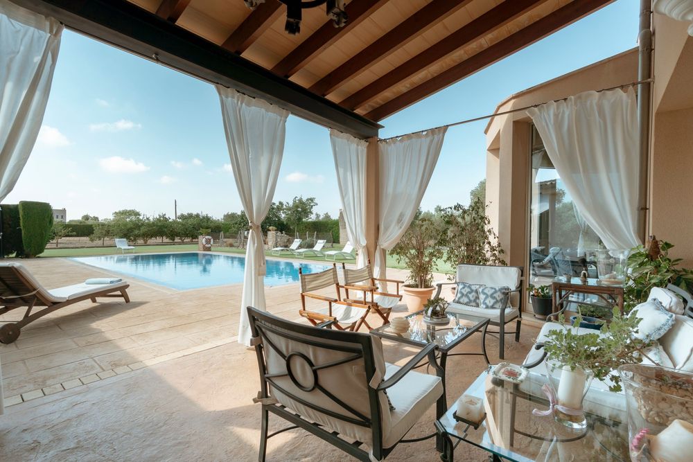 о. Майорка, Іспанія! Pозкішна вілла з великим садом і басейном!