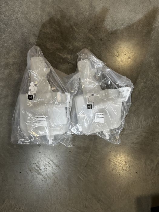 Бачок склоомивача води стеклоомивателя Sprinter W910 W907 спрінтер