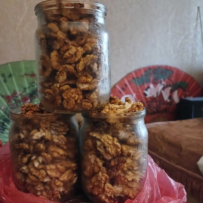 Грецкие орехи с дачи, скорлупа для печного отопления, перегородки