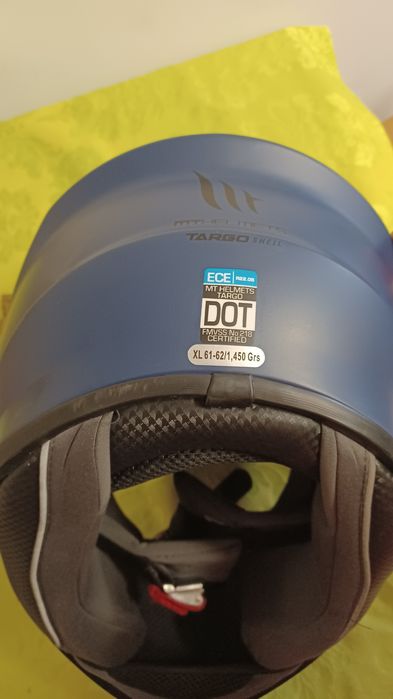 Capacete semi novo