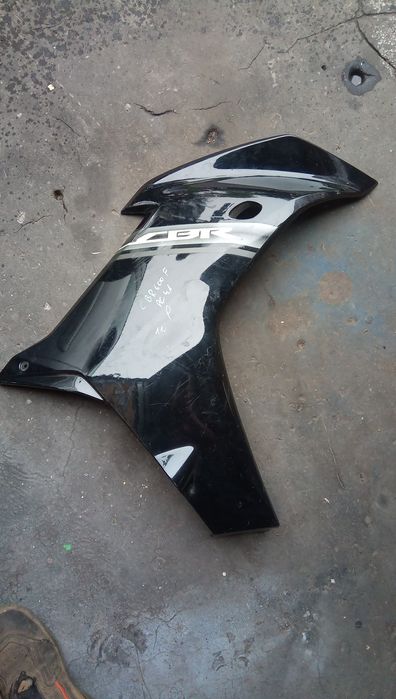 Boczek bok owiewka prawa cbr 600 f pc41  cbr600f honda orginal r
