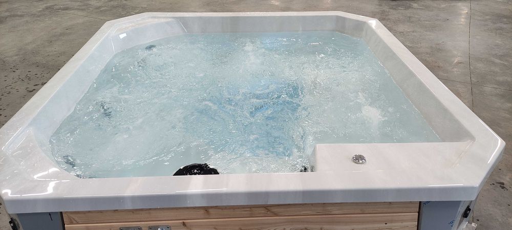 Wanna SPA z hydromasażem. Całoroczne jacuzzi do Twojego ogrodu!