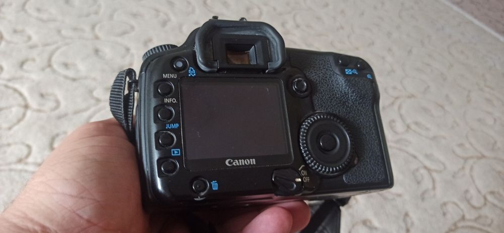 Фотоапарат Canon 30D. Объектив sigma