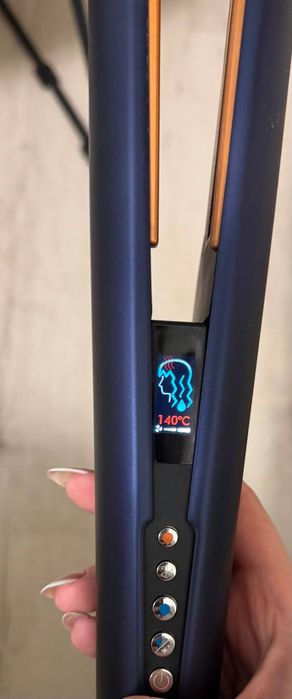 Dyson Airstrait HT01