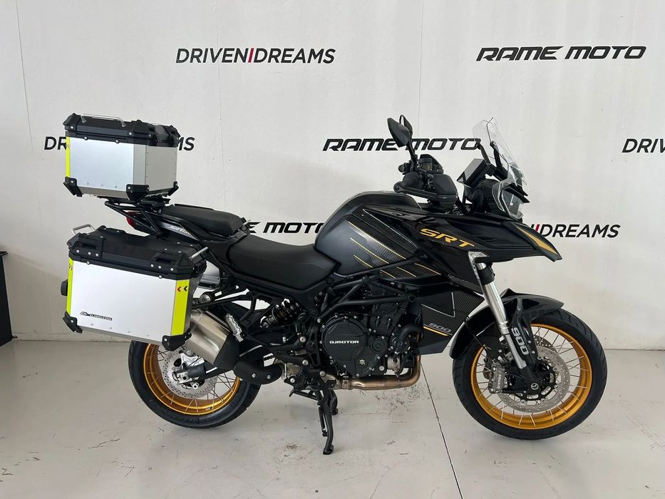 QJ Motor SRT 900SX - 600€ EM EQUIPAMENTO OU VALORIZAÇÃO RETOMA OU SEM JUROS