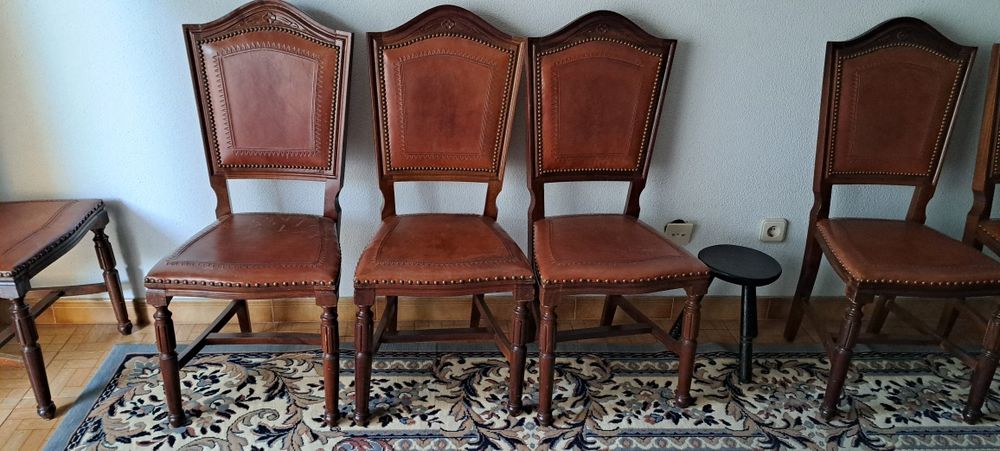 Mesa jantar extensível + 8 cadeiras