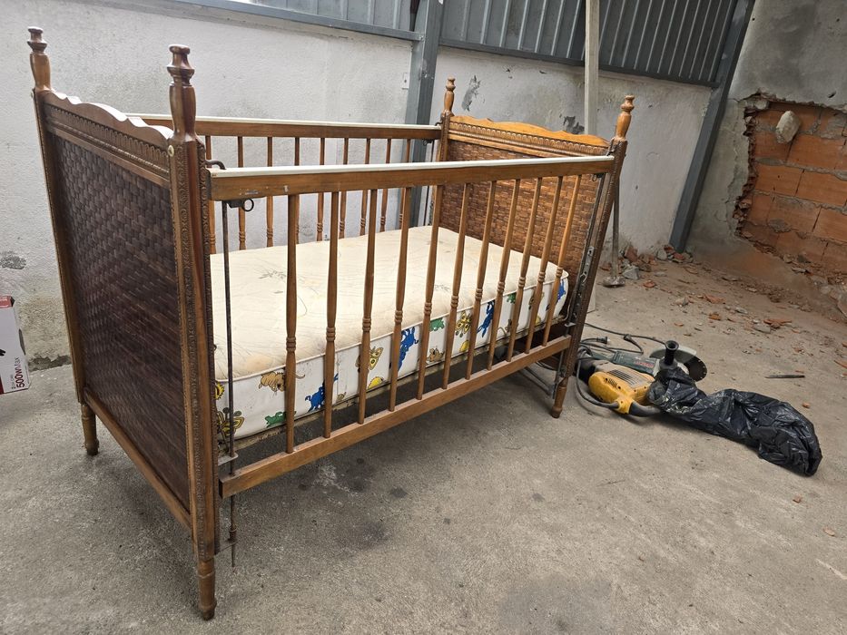 Cama com colchao para criança