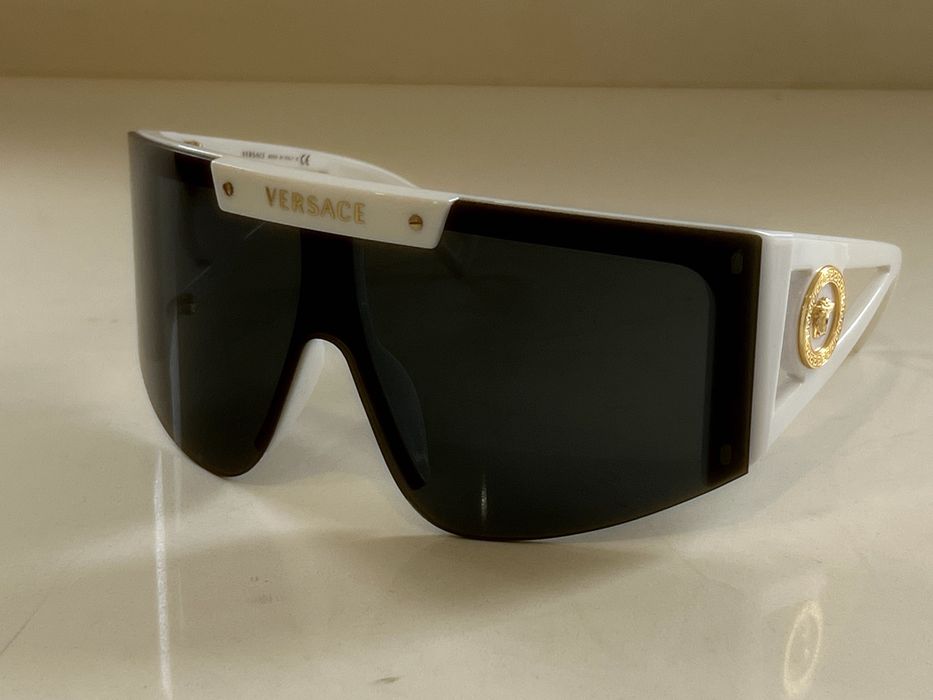 Óculos de sol Versace VE4393 bancos, como novos em óptimo estado