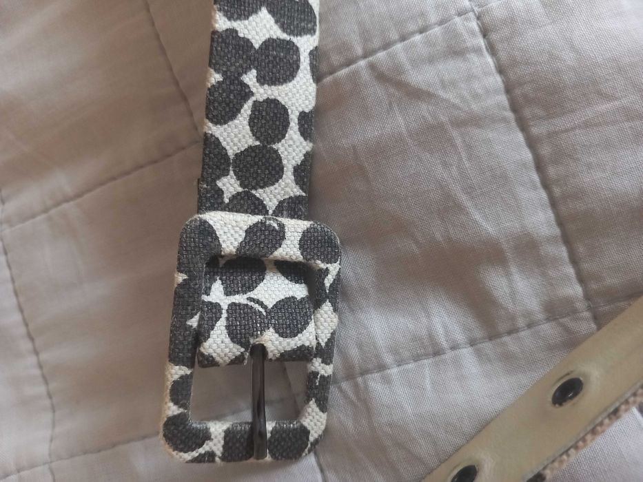 Chinelas e cinto Max Mara