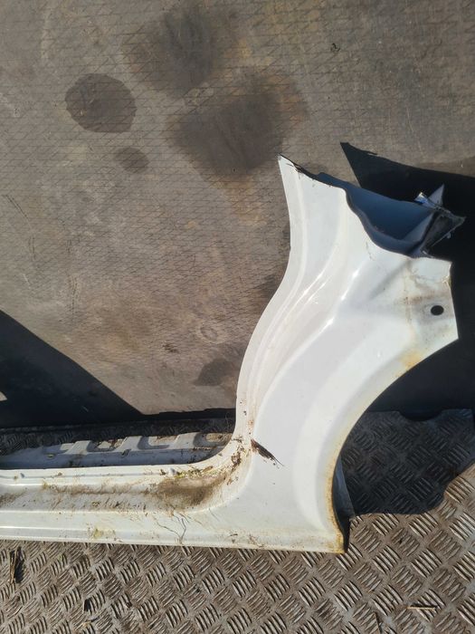 Renault Trafic III ćwiartka słupek próg prawy bok poszycie