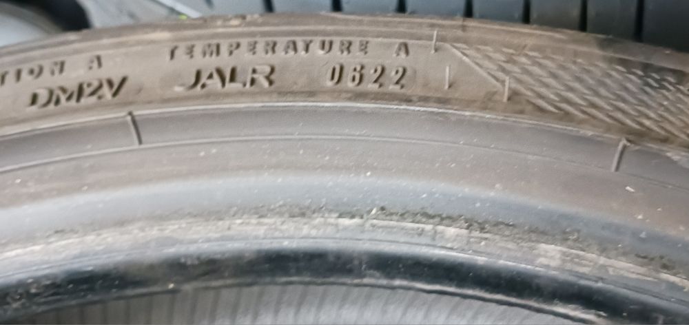 Vendo pneus semi-novos 235/35/19 Goodyear