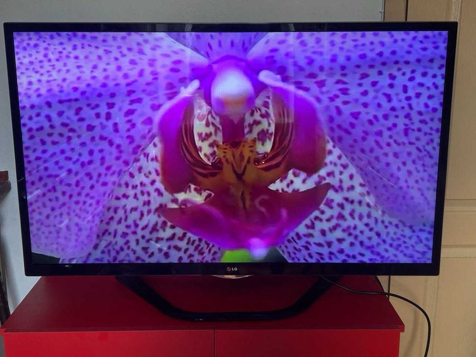 Продам телевизор LG 47LA644V