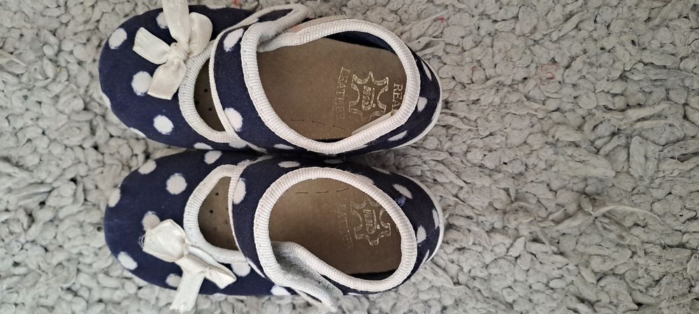 Buty dziewczęce na rzepy, rozmiar 23