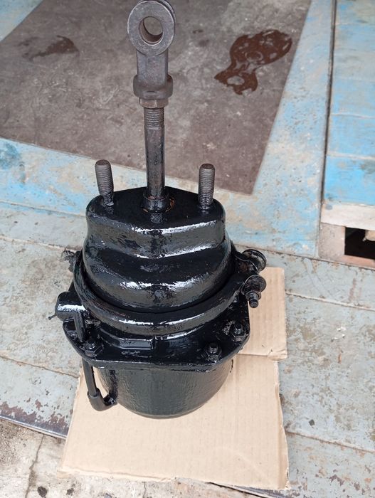 Тормозна камера тата 613 задня з енергоакумулятором