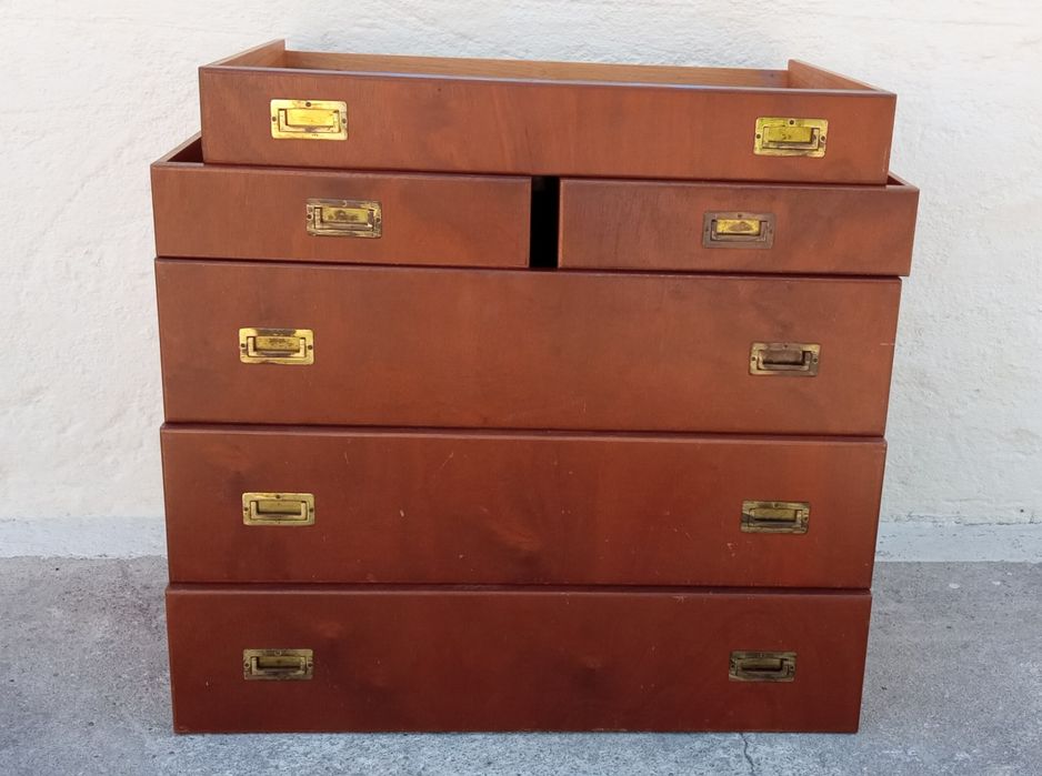 Seis gavetas com puxadores