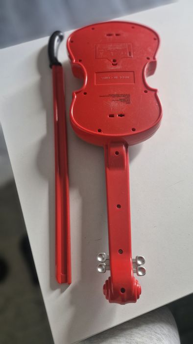 Skrzypce z dźwiękami