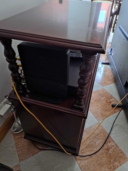 Móvel TV madeira Mogno