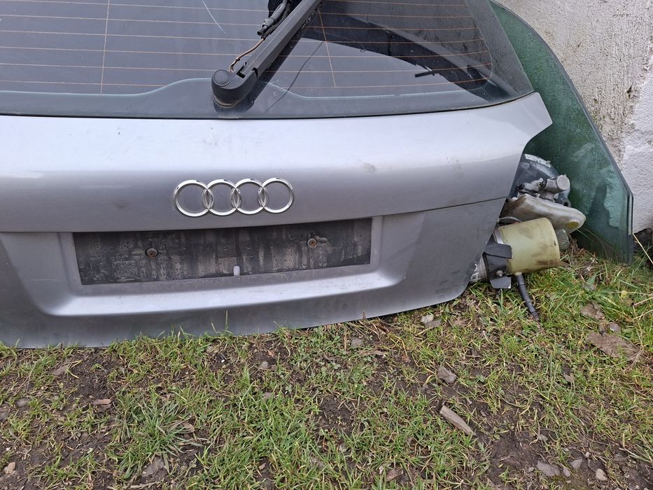 Audi a3 8p 3 drzwi klapa tył kompletna ly7j