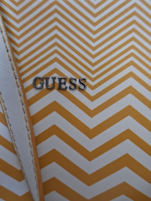 Mala de senhora, amarela e branca GUESS