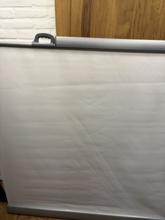 Проекционный экран на стойке (напольный),прочная конструкция /проектор