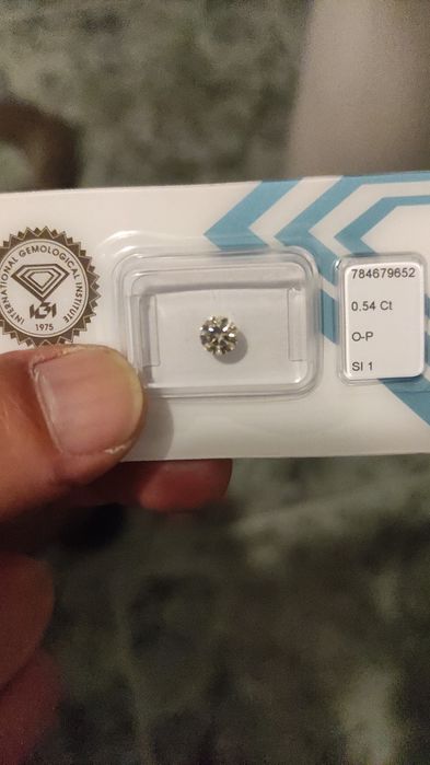 Diamante natural de 0.54 ct