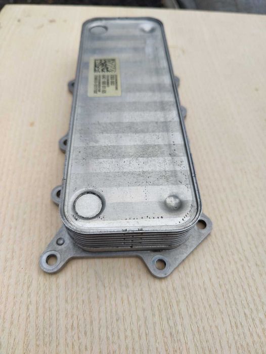 Теплообмінник Mercedes GL X166. Радіатор мастила  A 642 180 01 65.