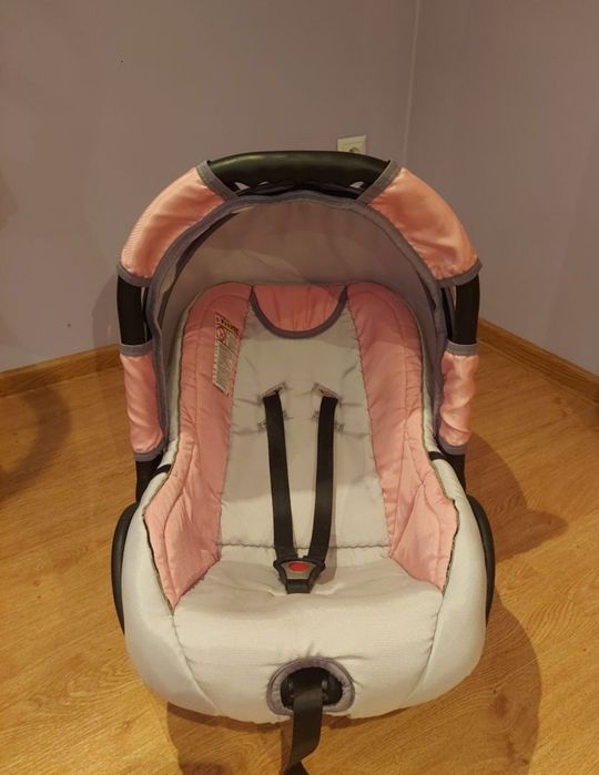 Fotelik samochodowy nosidełko