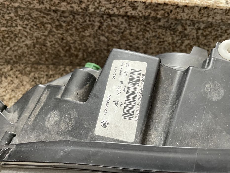 Farol Dianteiro Fiat Ducato 2015 Lado condutor