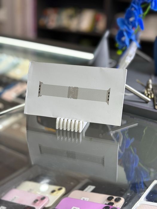 Оригінальний ремінець Watch Natural Tiranium Milanese Loop M 49mm