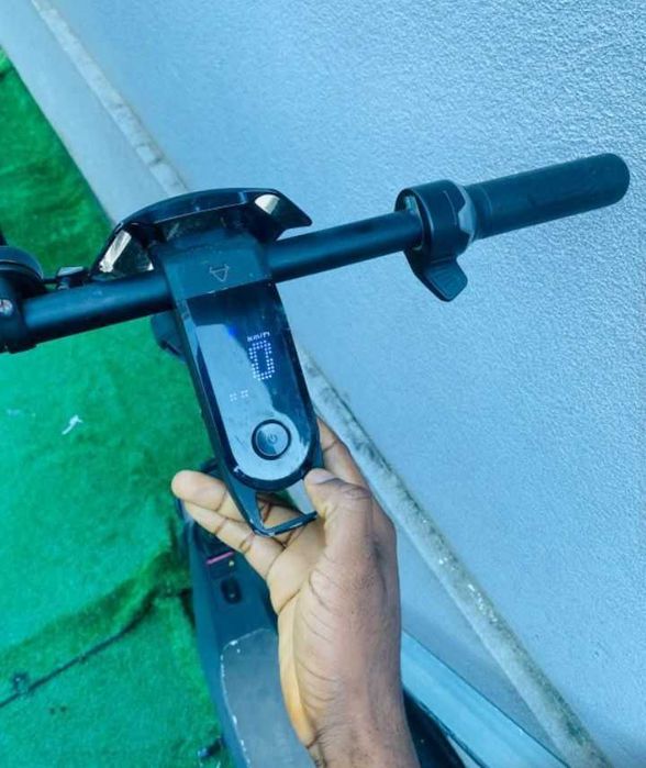 Trotinete Elétrica – Muito Pouco Uso, Preço Imperdível!